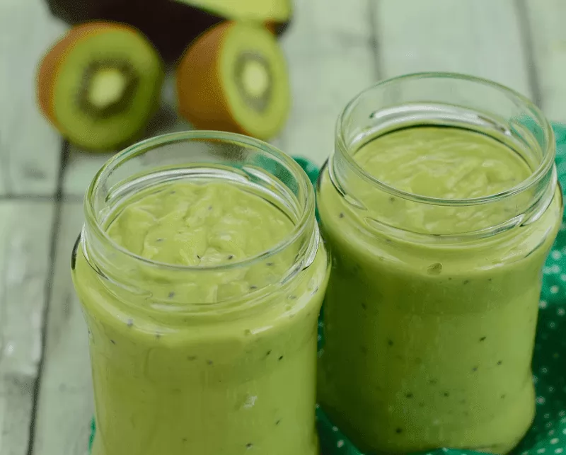 Kiwi and Avocado Smoothie with Lime, Honey and Aloe Vera